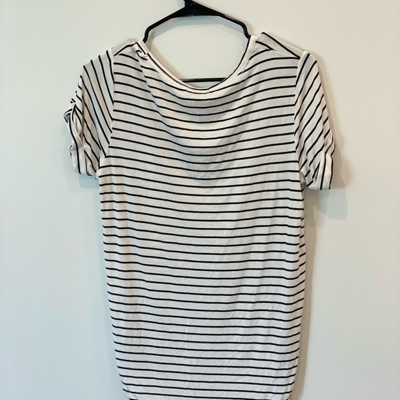 Striped v-neck - Picture 2 of 3